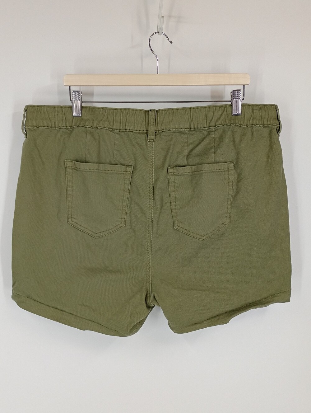 Torrid Weekend Mid Rise Shorts - Picture 3 of 6
